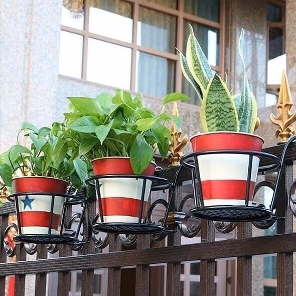 Hanging flower stand
